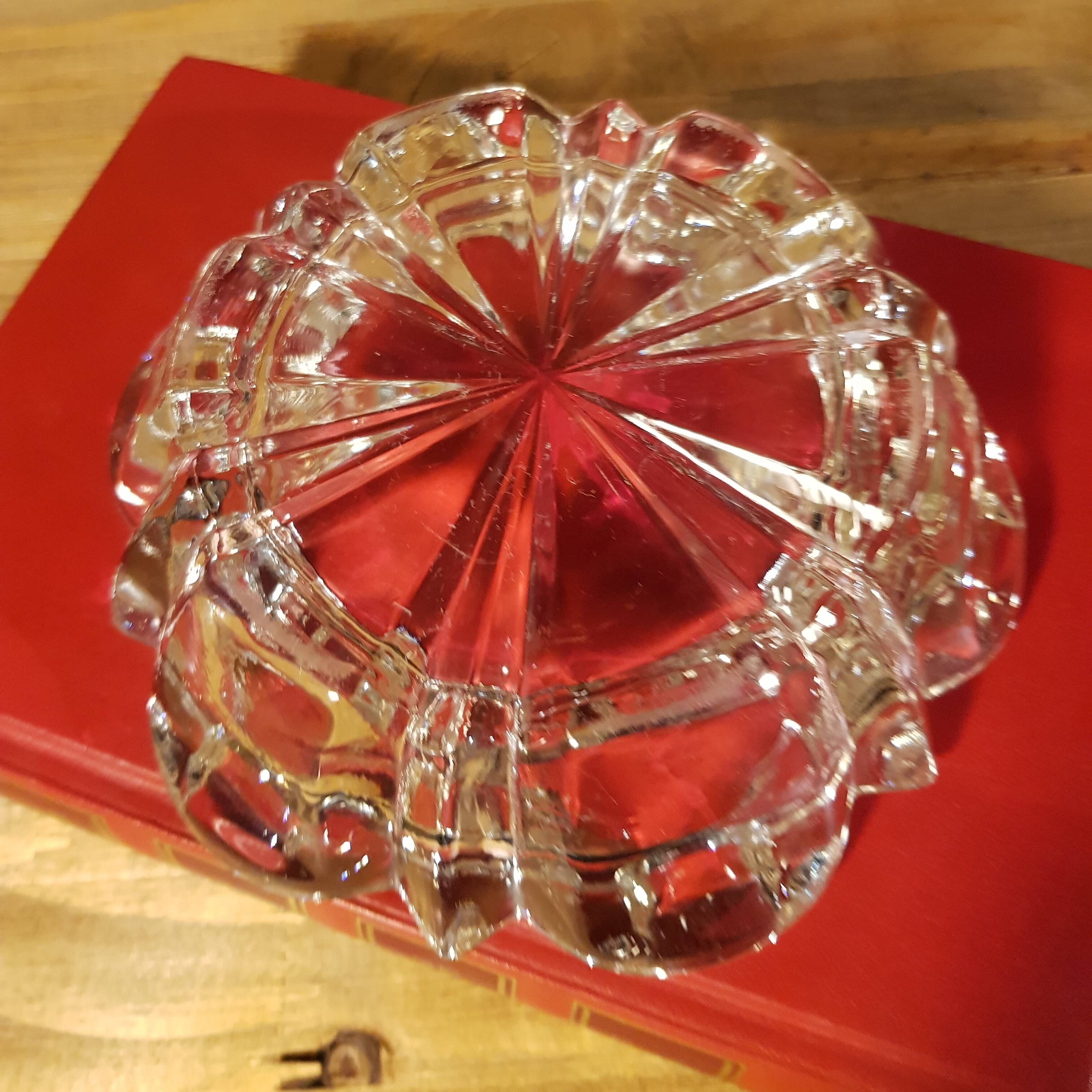 Thick glass ashtray or pocket