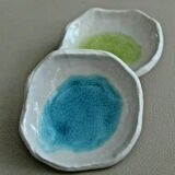 Set 2 cracked green and blue ceramic cups