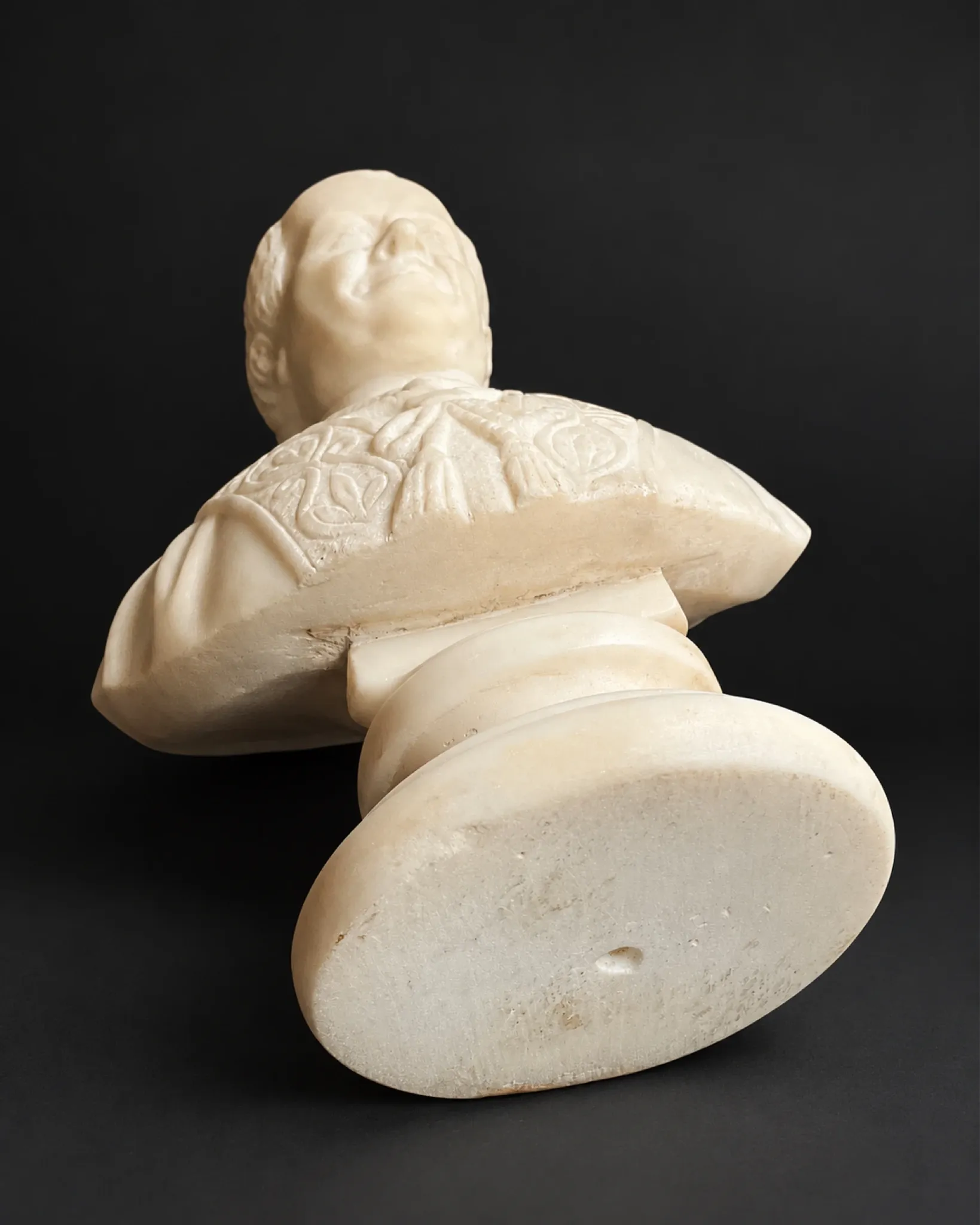 Ancient bust of Pope Pius IX in carved alabaster – 19th century