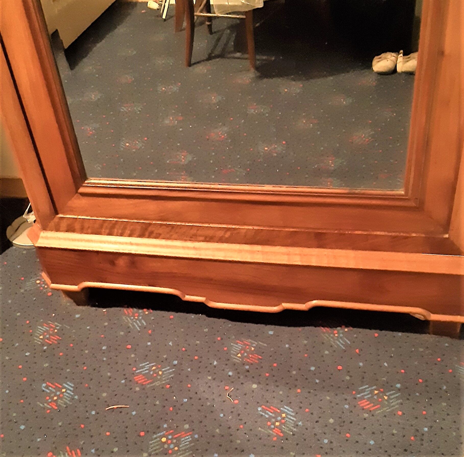 Armoire ancienne avec miroir Selency