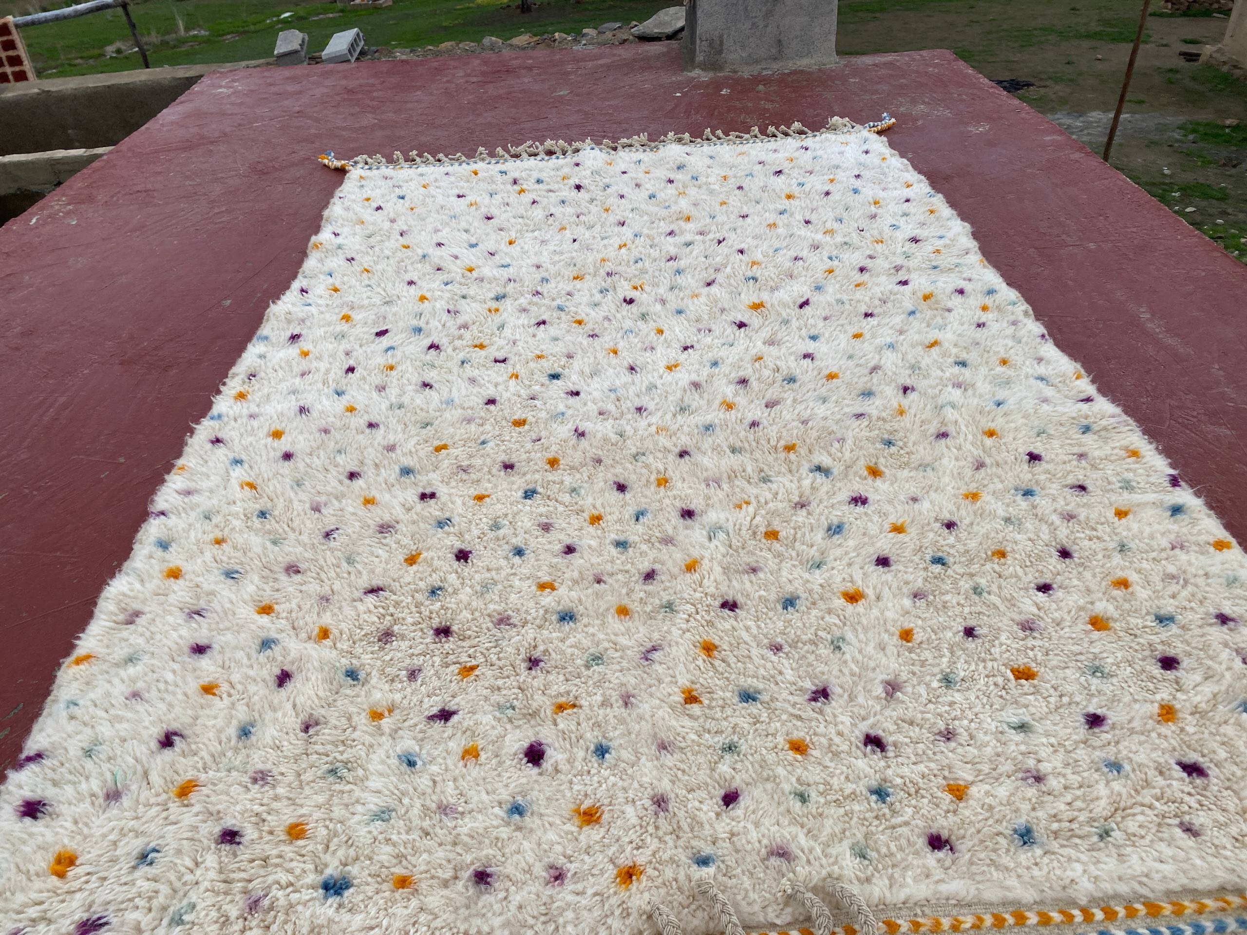 Beni Ouarain rug 300x200 cm – Natural wool with multicoloured patterns,