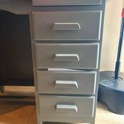 Bureau de comptable et sa chaise a patins de chez laurette