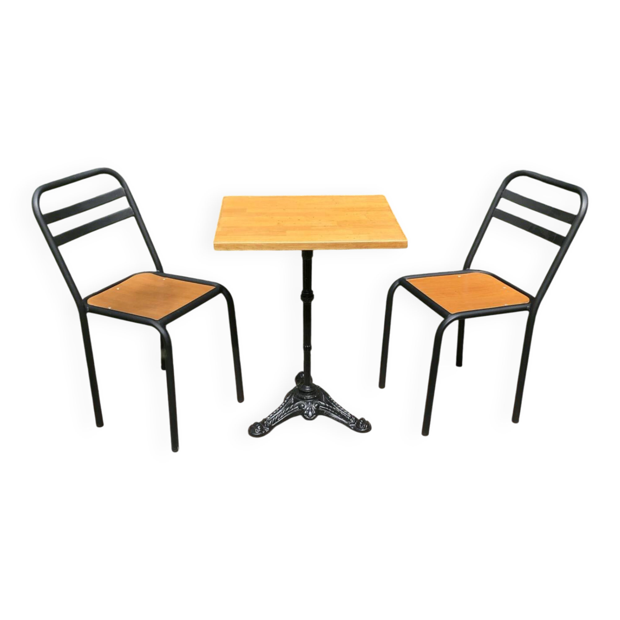 Table chaises bistrot.
