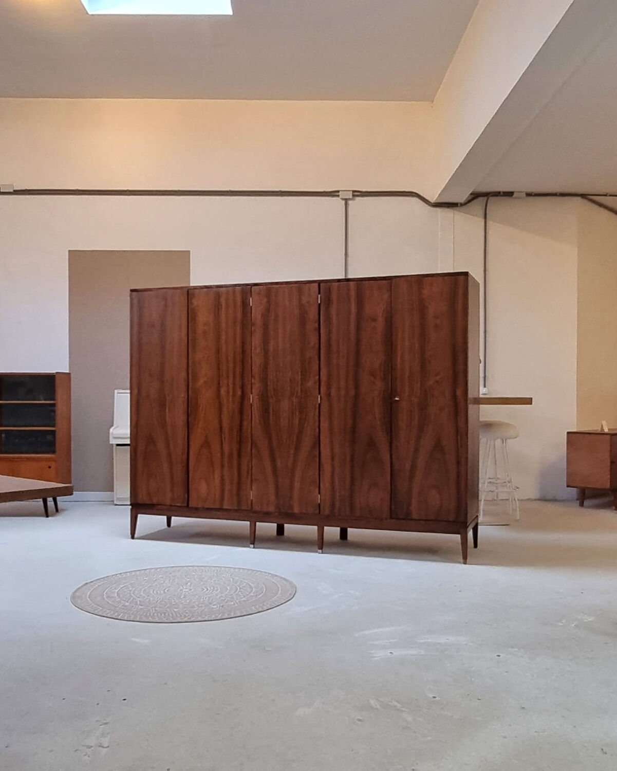 Armoire du milieu du siècle