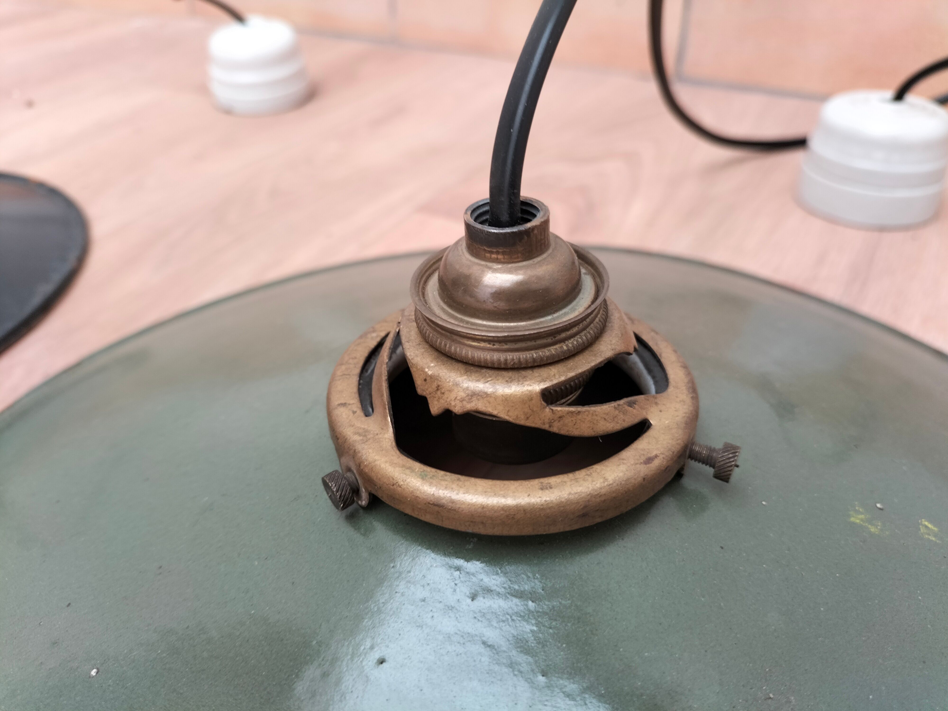 Series of 3 industrial suspensions