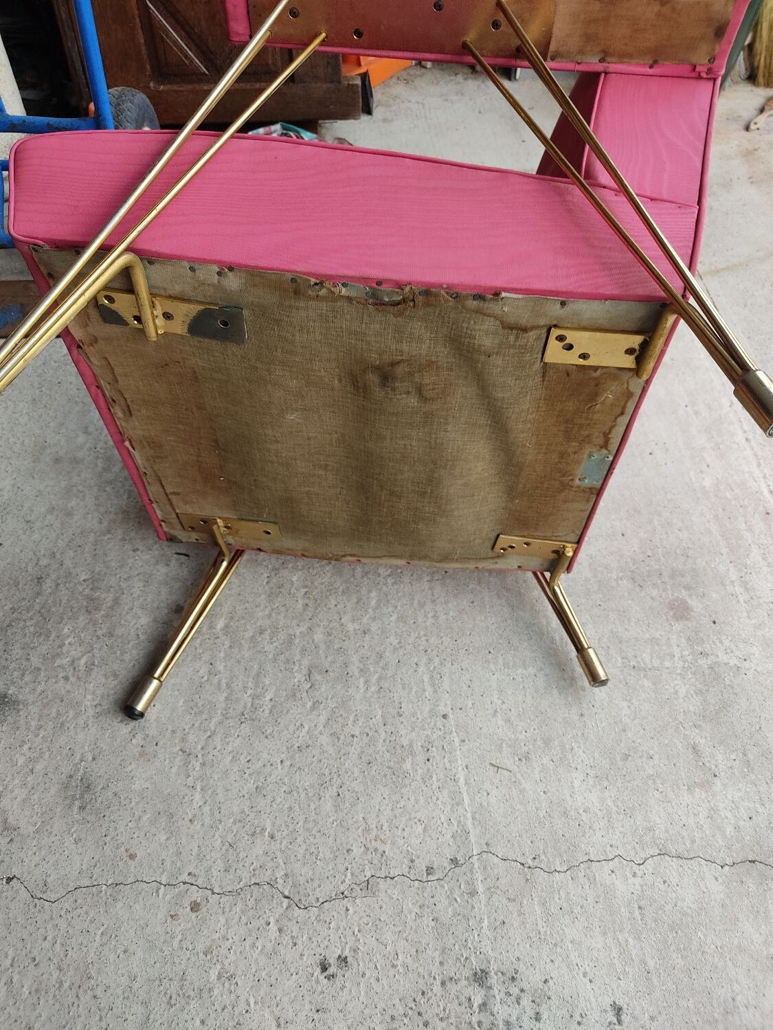 Vintage hairdresser chair feet compass.