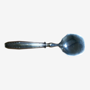 Serving spoon