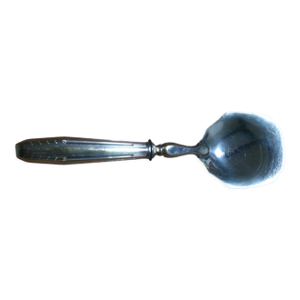 Serving spoon