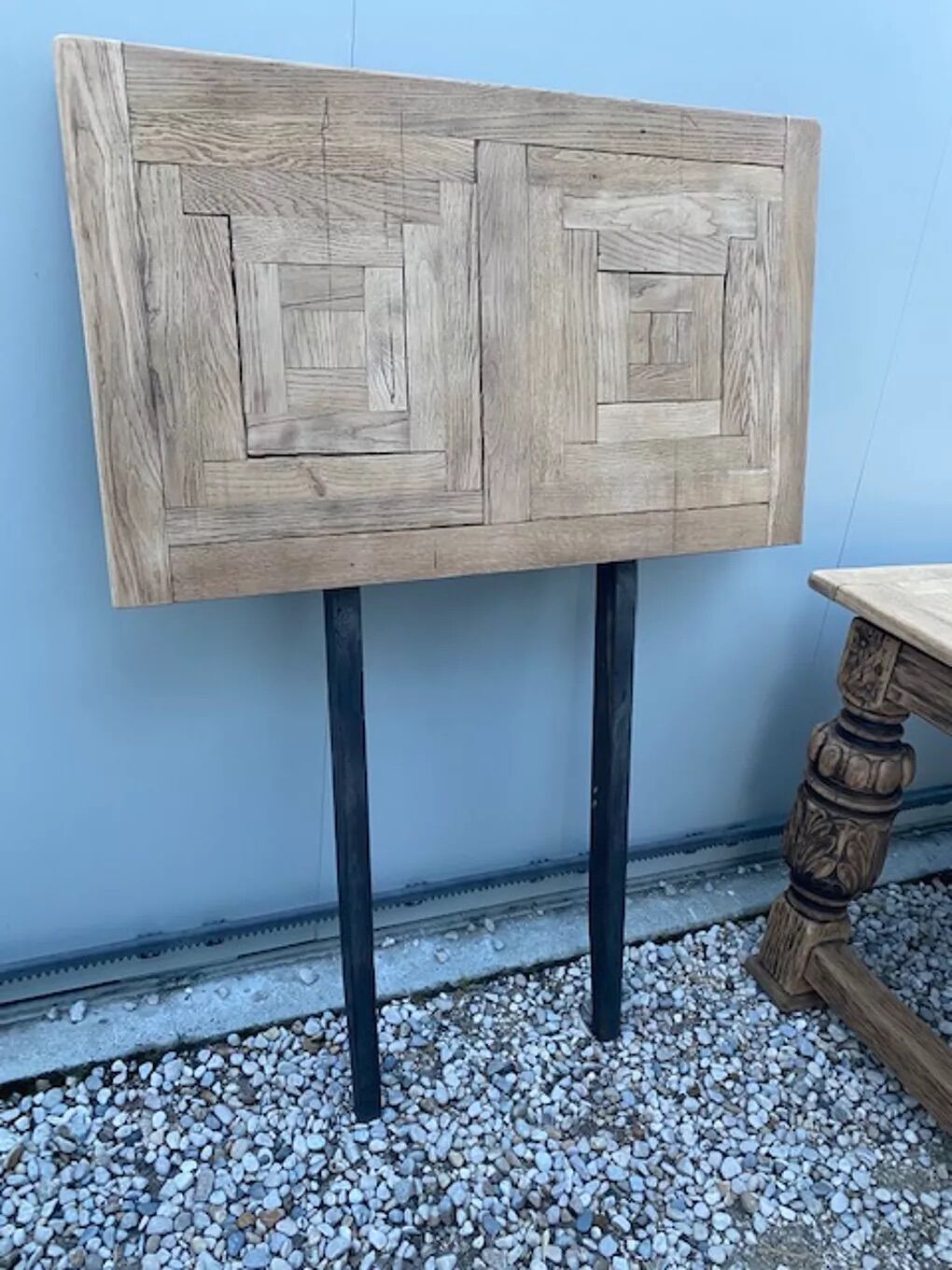 Extendable monastery table