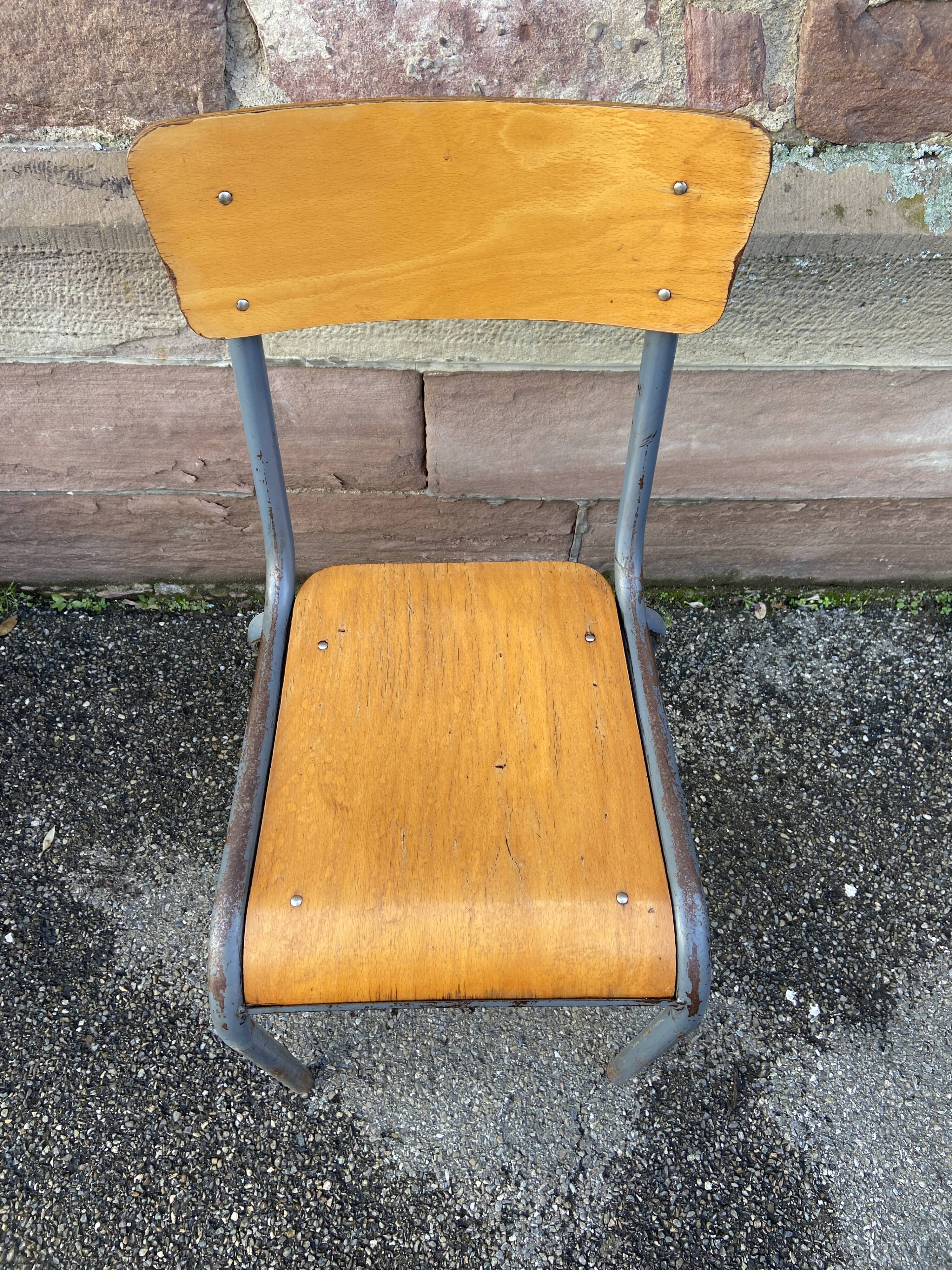 6 chaises d'école vintage en métal et bois design Mid-century vintage 1960