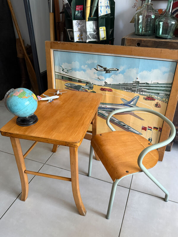 Bureau enfant Baumann en bois et chaise Hitier vintage