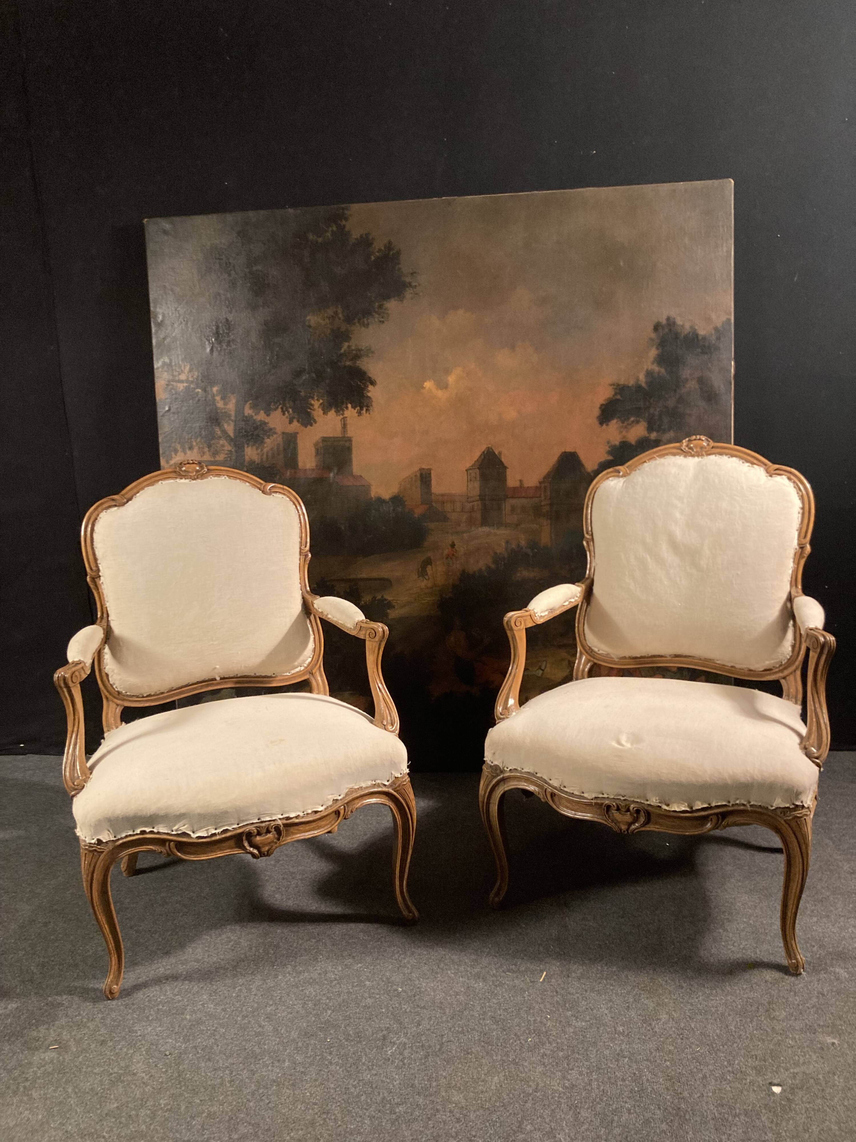 Pair of Queen armchairs
