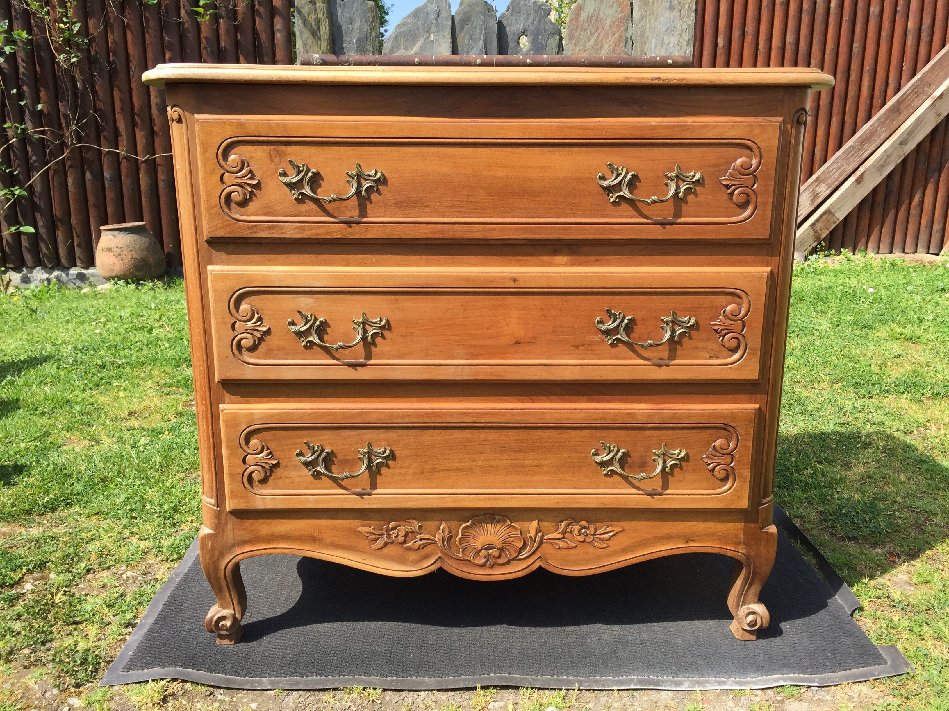Vintage neo-Louis XV chest of drawers in solid walnut with 3 drawers