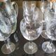 Lot de 10 verres et un pichet en verre gravé