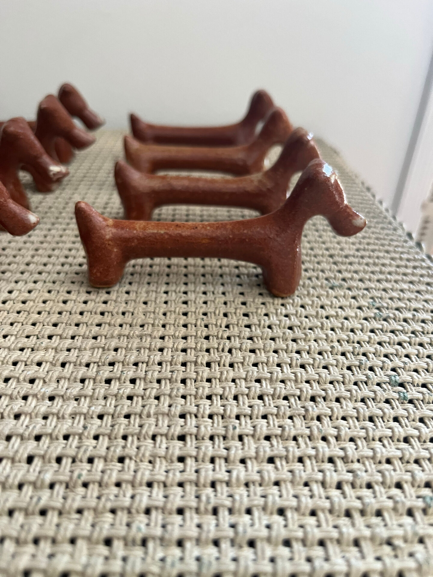 12  porte - couteaux teckel en grès