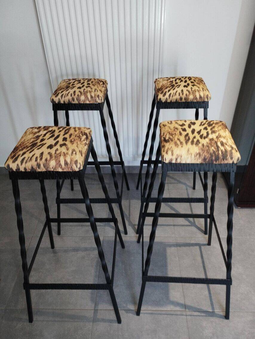4 brutalist stools from the 1950s