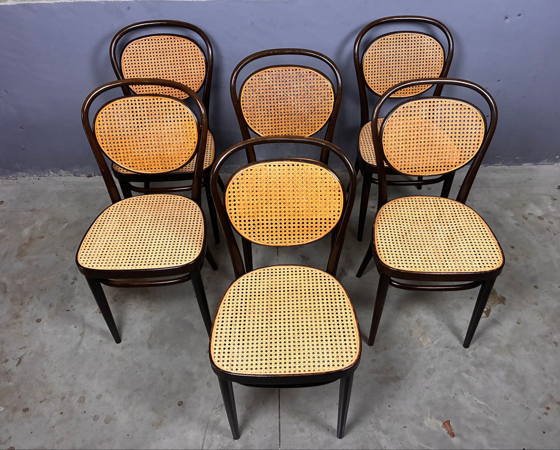 Thonet 215r 6 chairs, classic design