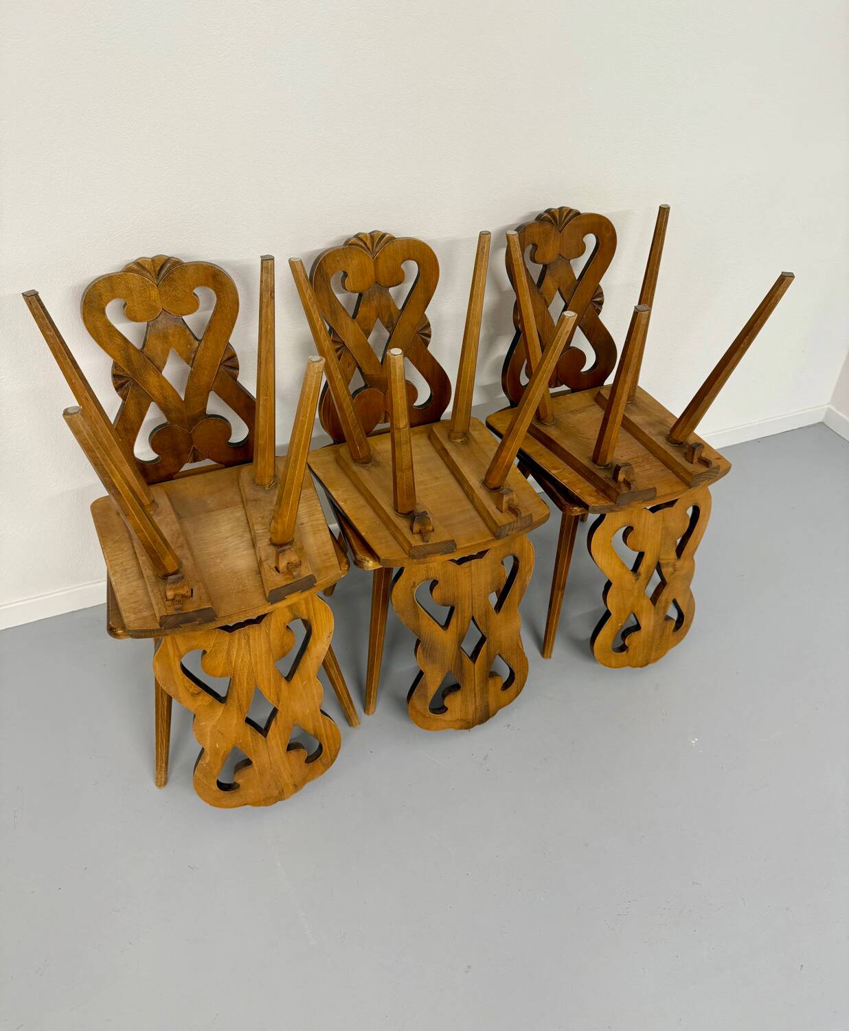 Set of 6 Alsatian double heart chairs in solid oak, early 20th century