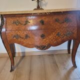Commode galbés en marqueterie style Louis XV