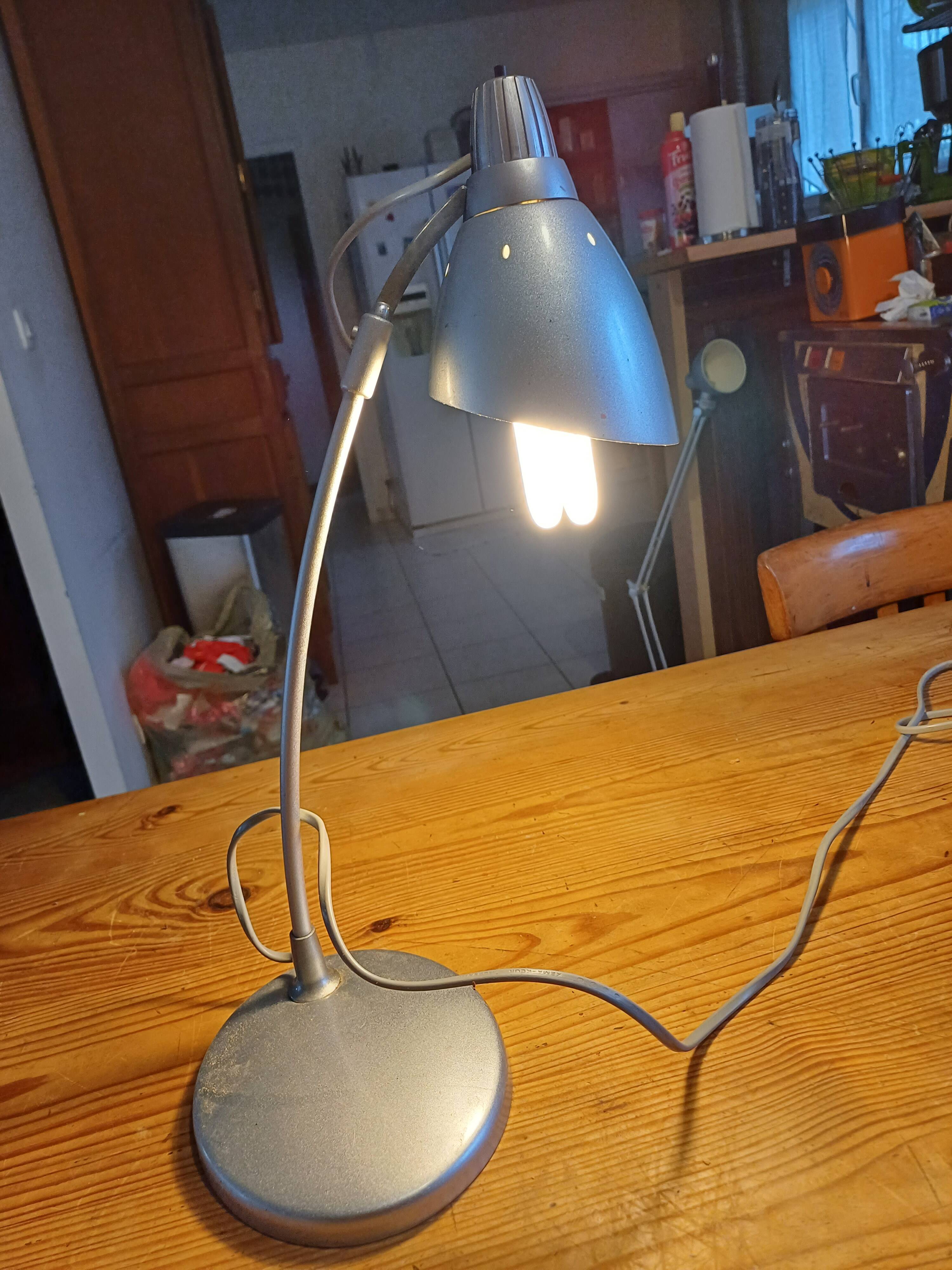 Metal desk lamp