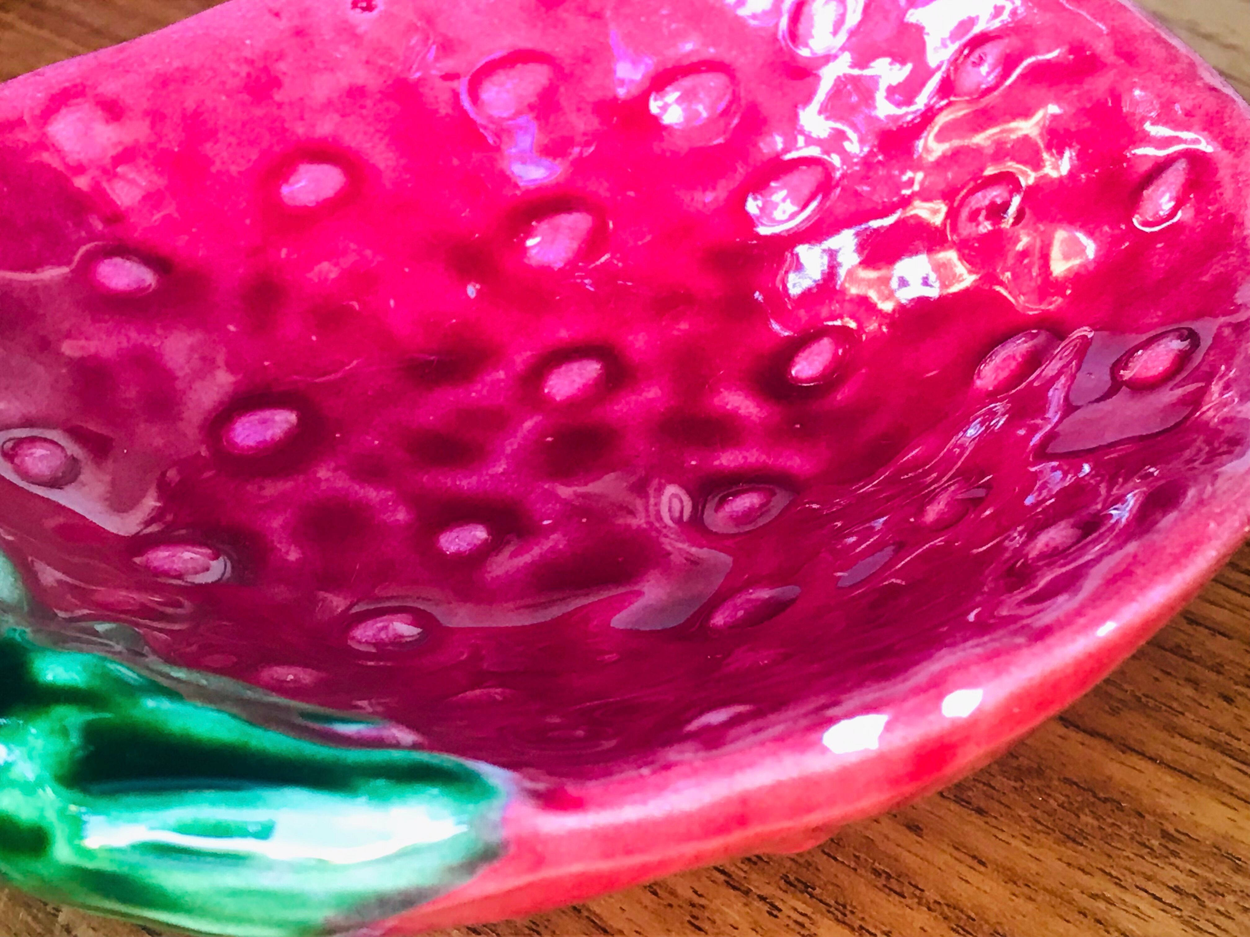 Vallauris strawberry ramekins