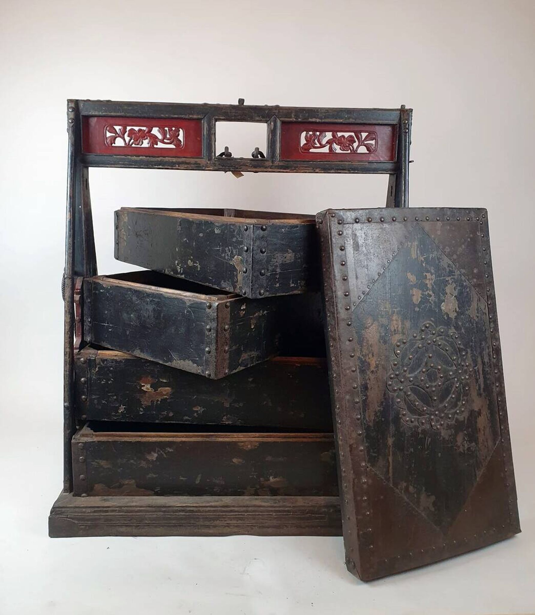Lacquered wedding chest, China 19th century