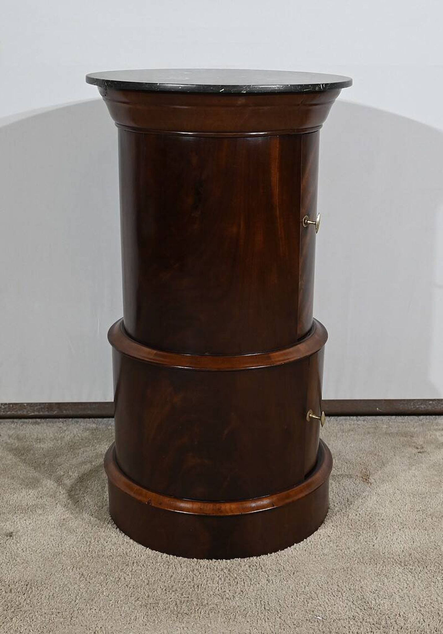 Rare Somno with two doors in Burl Mahogany, Empire period – Early 19th century