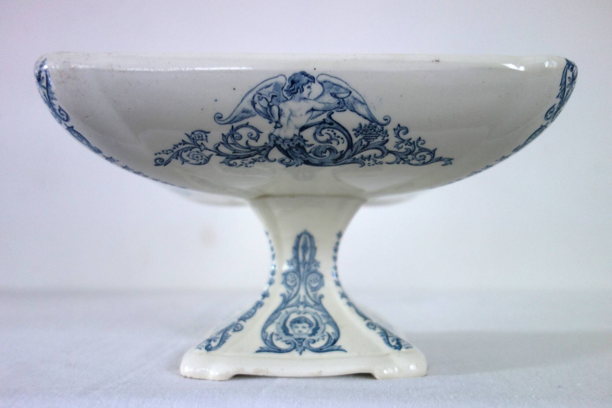 Small Renaissance earthenware compote dish, Clairefontaine JS & Cie, 19th century.
