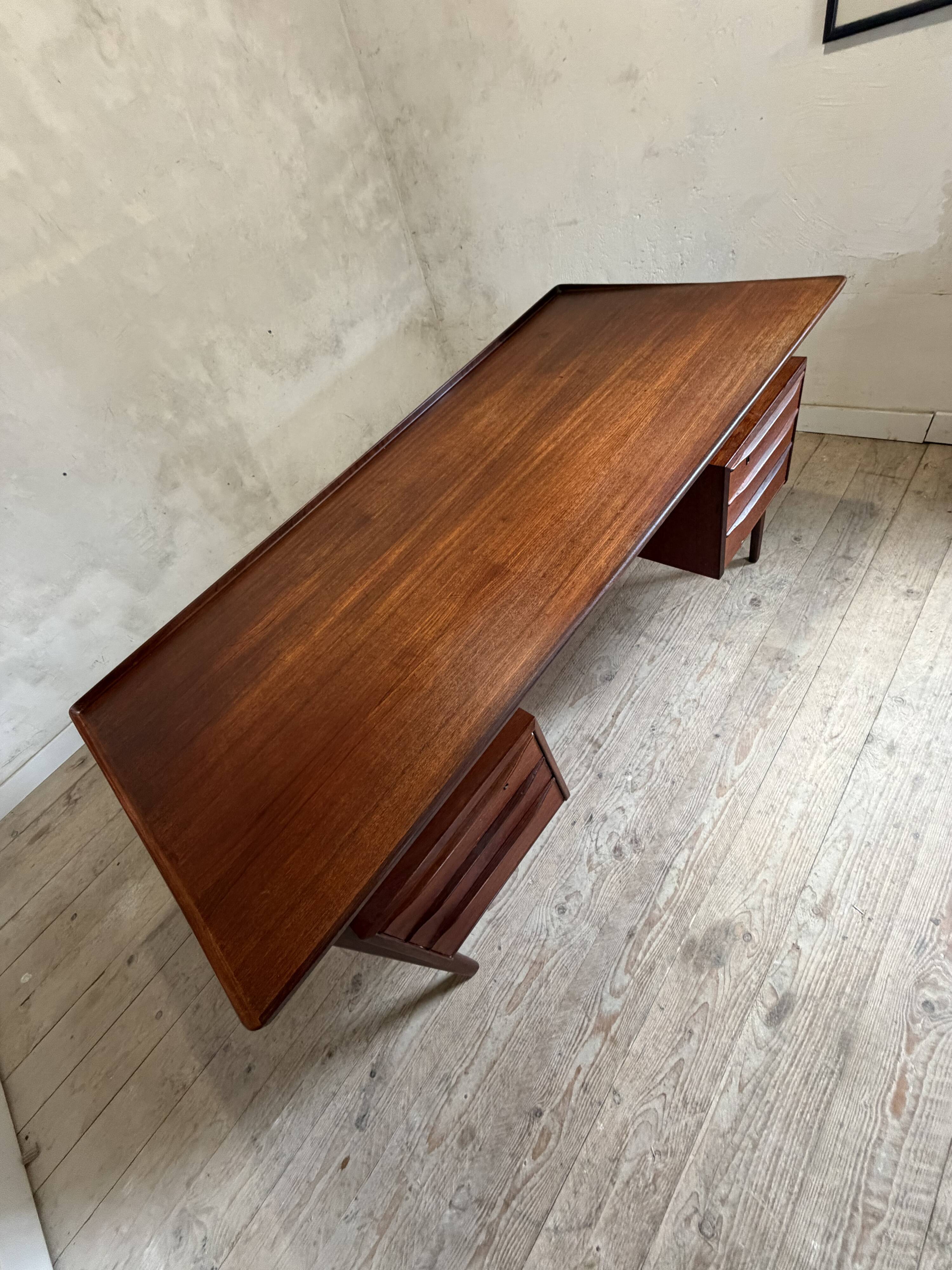 Danish vintage desk in teak by Peter Lovig Nielsen