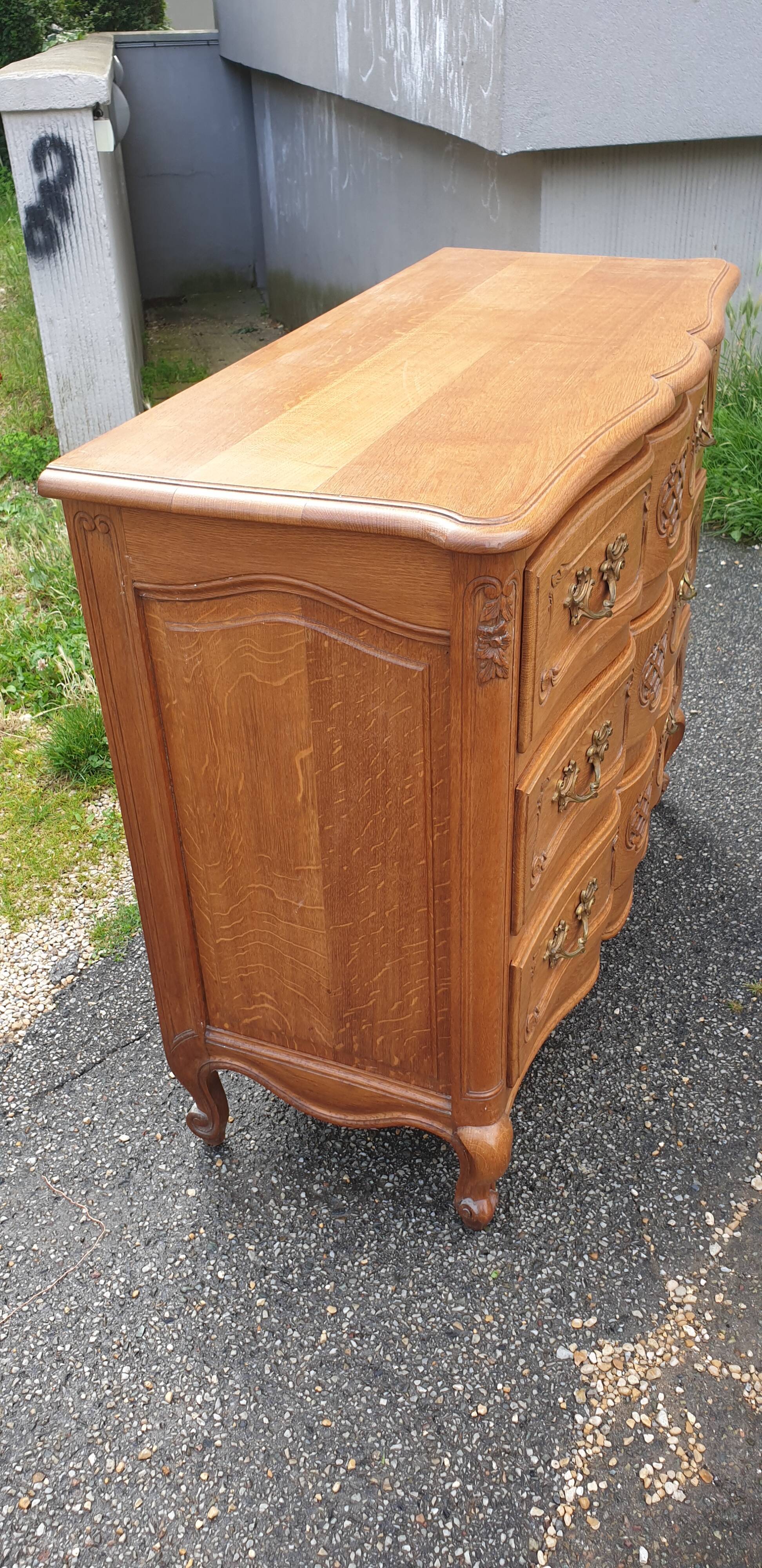 Provençal crossbow chest of drawers