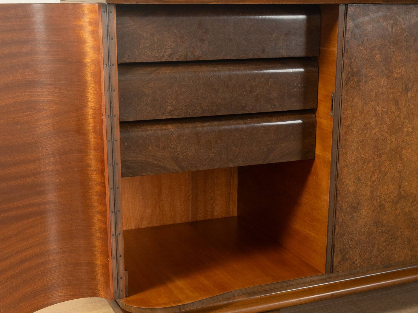 Wonderful Art Deco sideboard from the 1920s