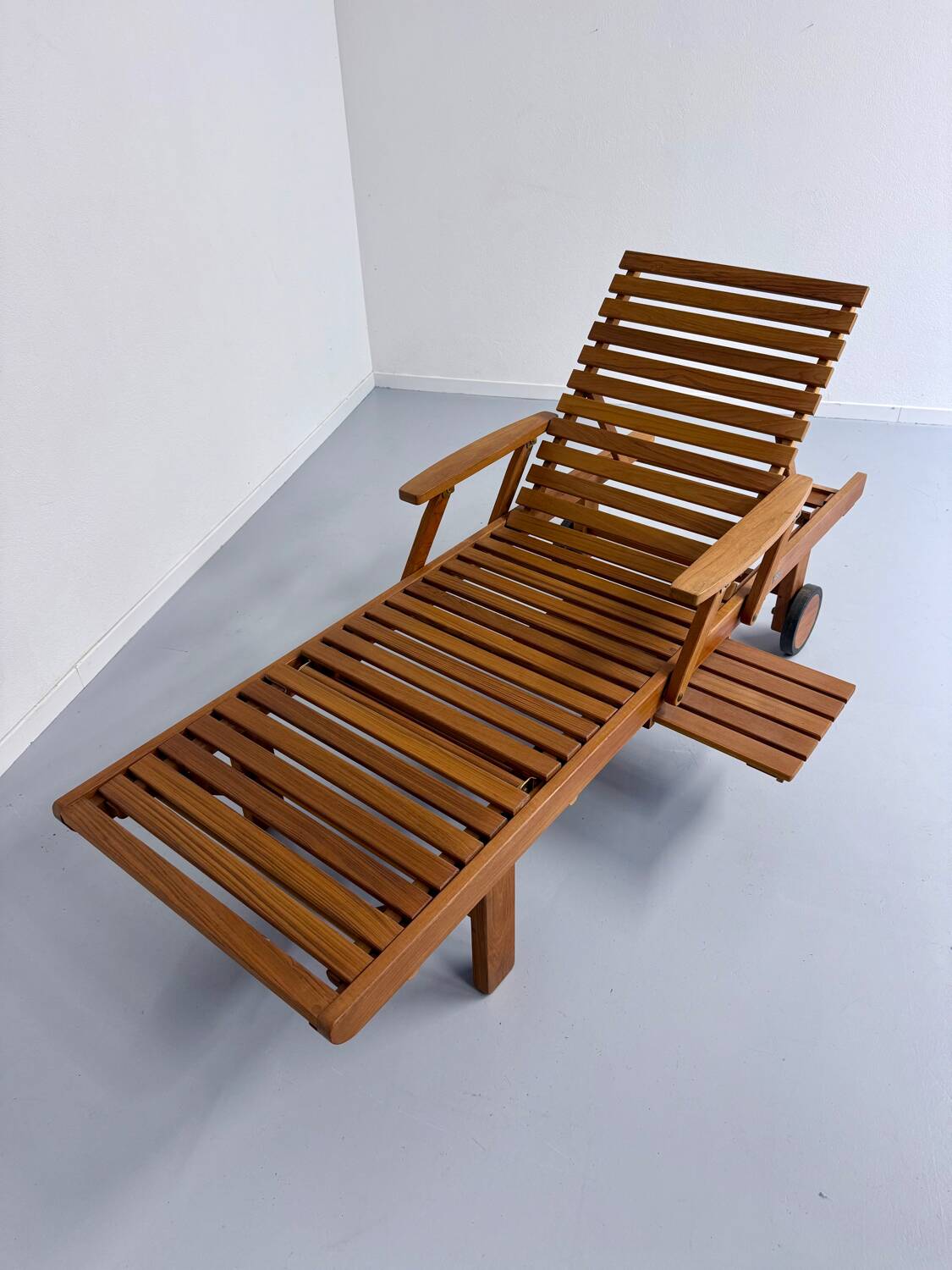 Fischer Möbel design teak deckchairs from the 90s