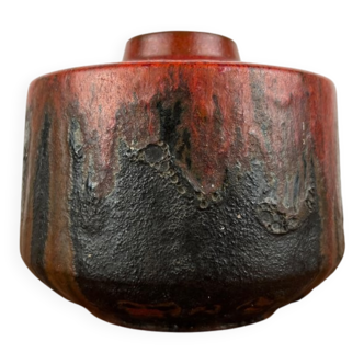 Brutalist studio pottery vase by Lu and Gerd Grove, 1964.