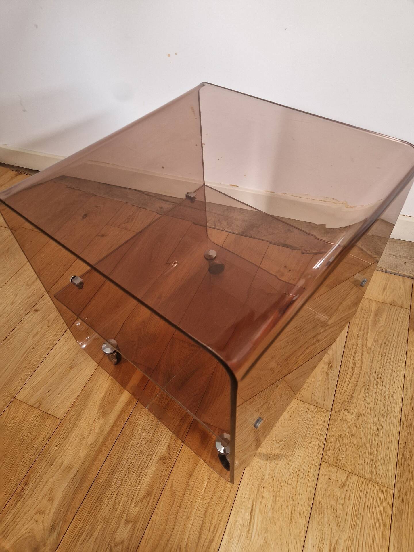 Rolling dessert trolley in Altuglas by Michel Dumas for Roche Bobois.