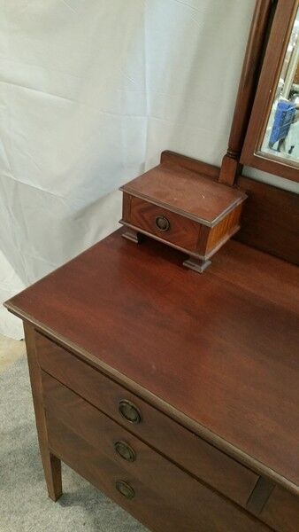 Mahogany hairdresser