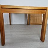 Solid pine extending table