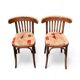 2 chaises bistrot avec galettes en velours