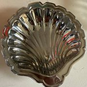 Vintage shell butter dish Made in France – moulded glass