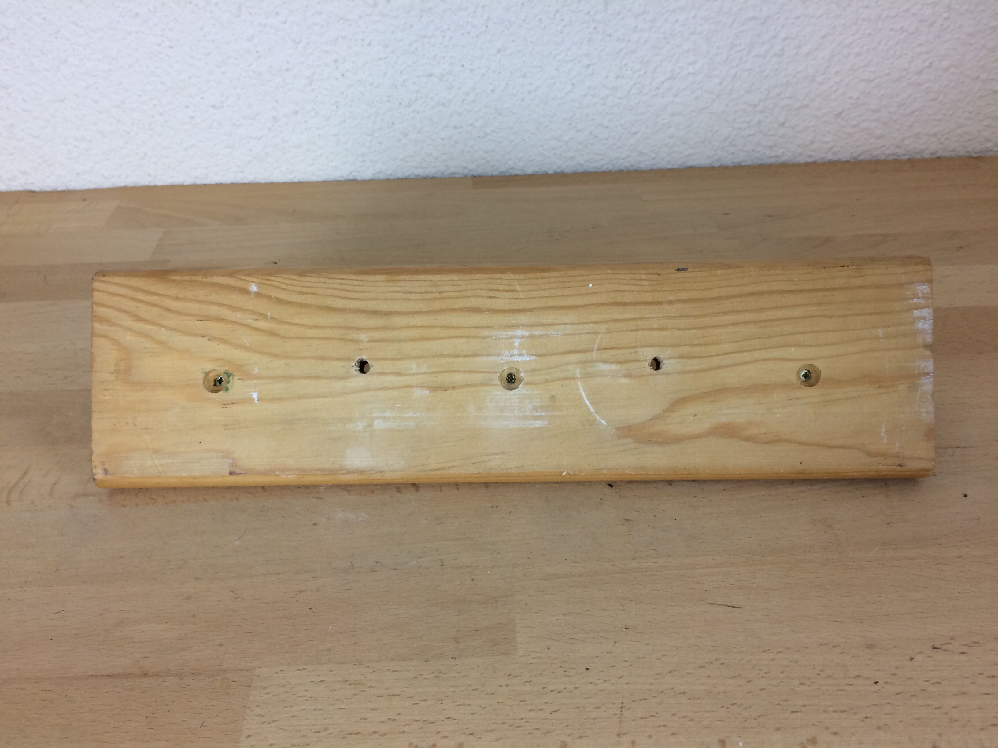 Pine coat rack with 3 hooks