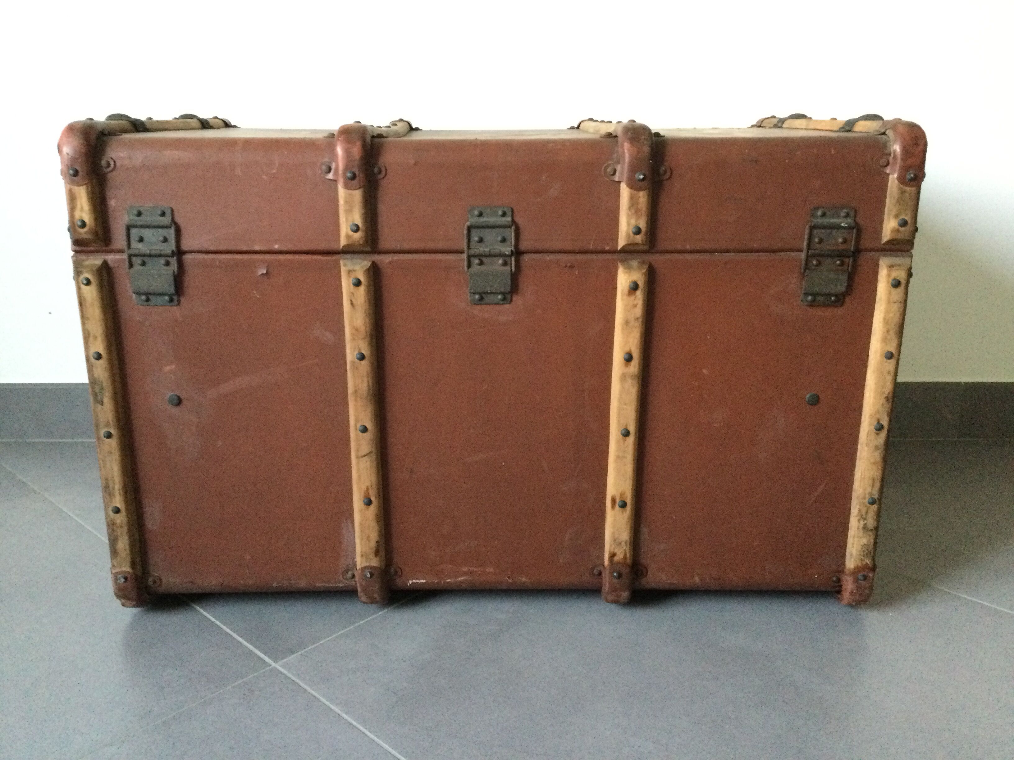 Travel chest