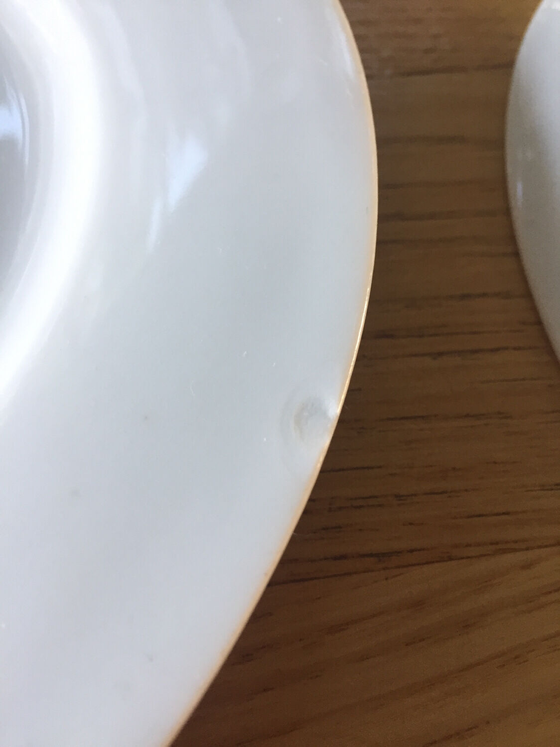 3 flat plates in white earthenware