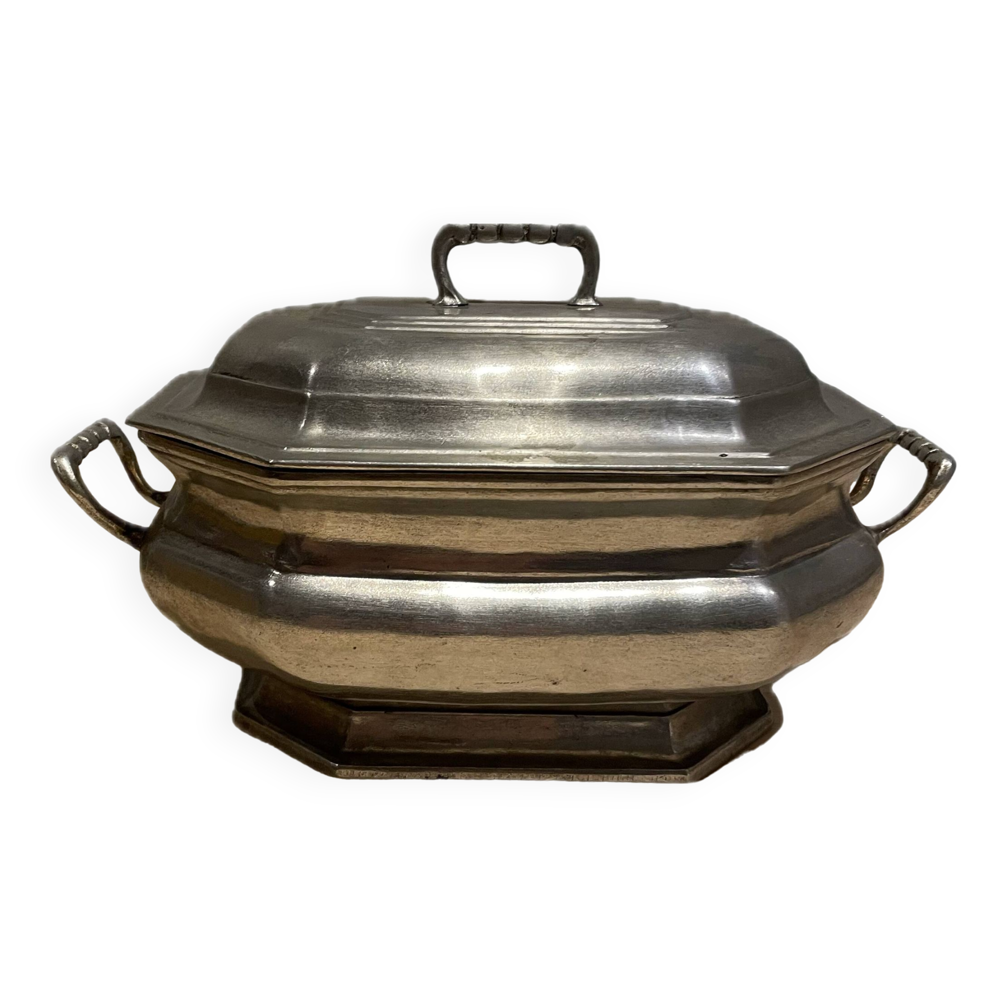 Soupière en étain
