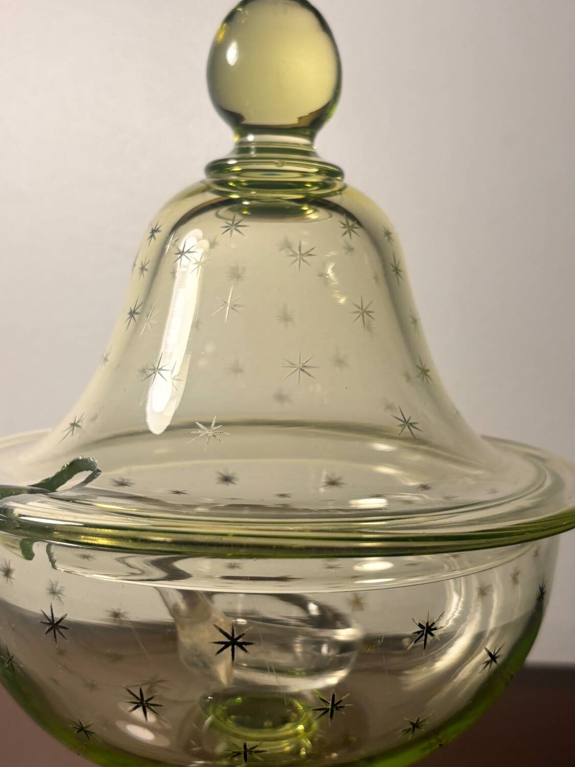 Baccarat/Saint Louis Compotier Ouraline crystal