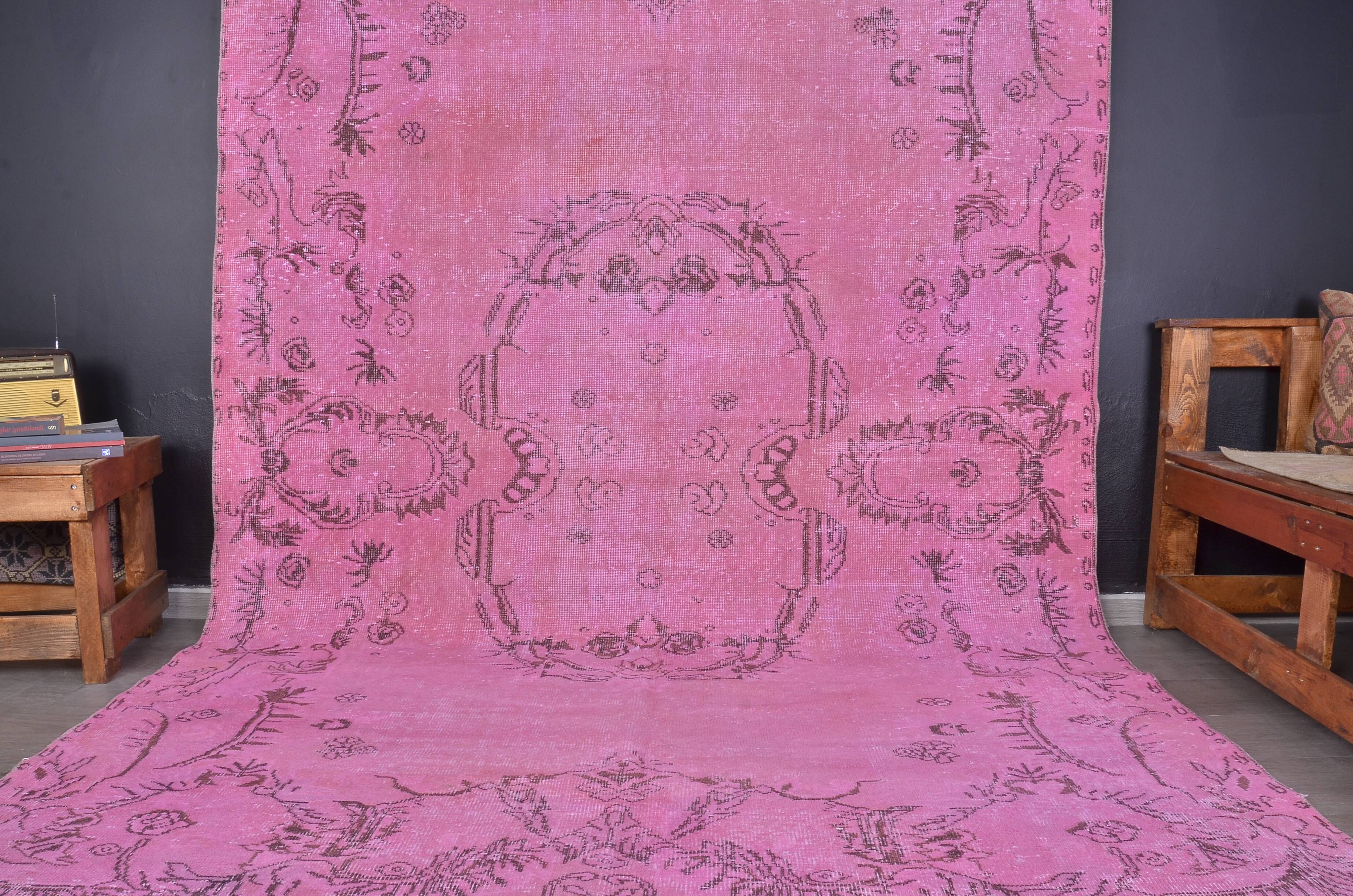 Tapis Oushak rose vintage