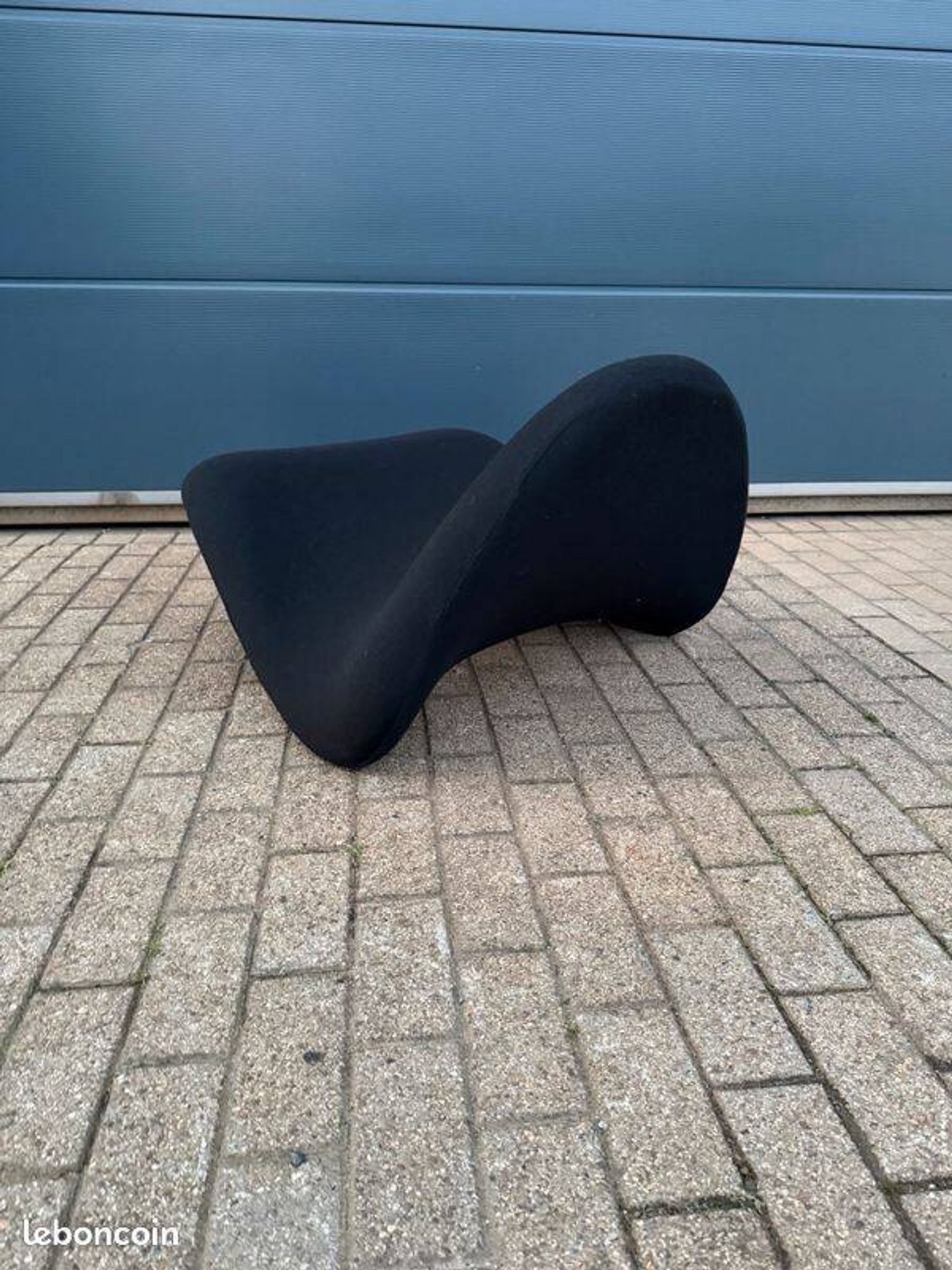 Artifort Tongue F577 by Pierre Paulin