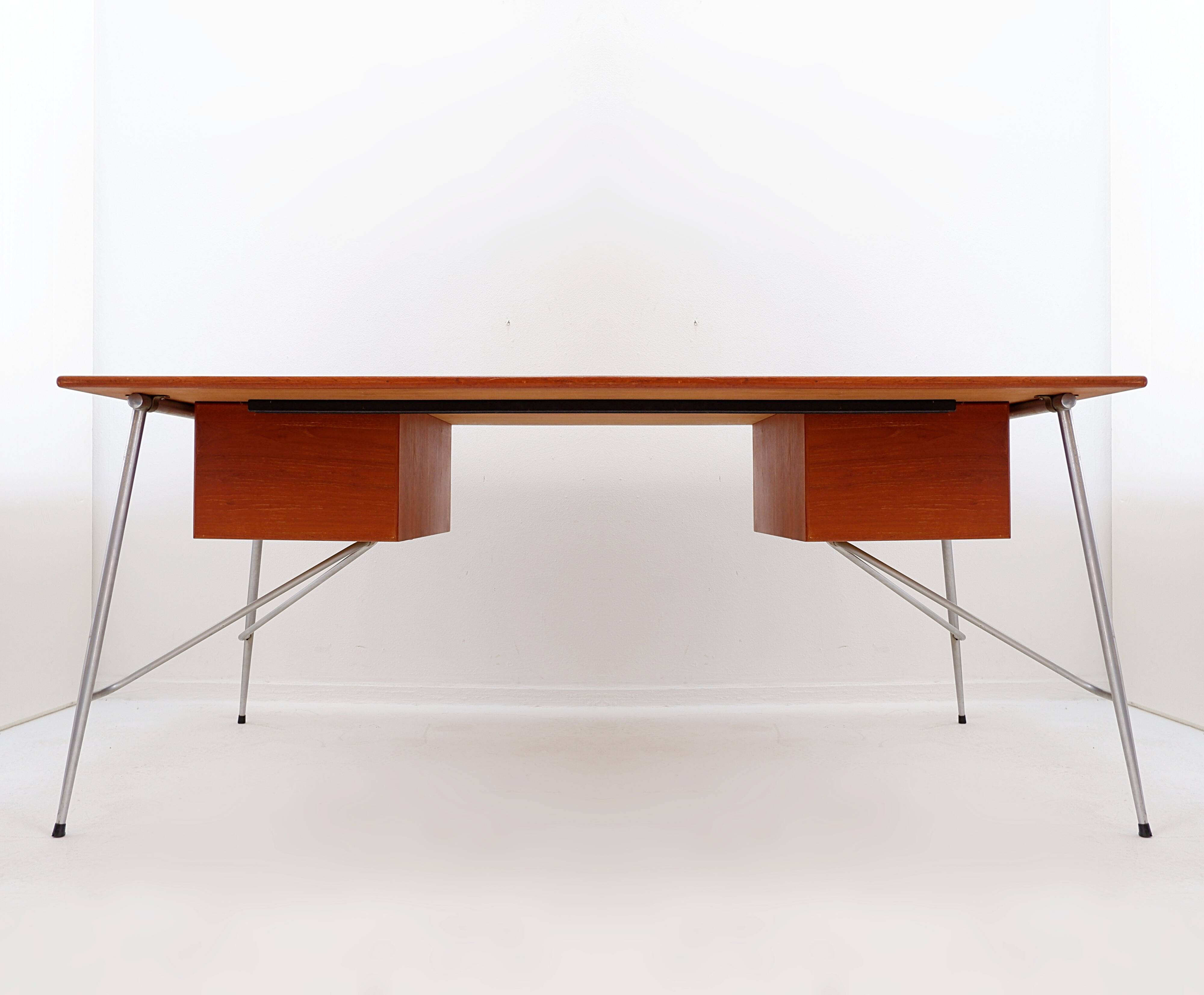 Model 202 teak desk by Børge Mogensen, 1950s