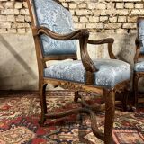 Paire de fauteuils en bois naturel de style régence xix eme siècle