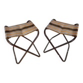 Paire de tabourets pliants de camping vintage en métal tubulaire et tissu