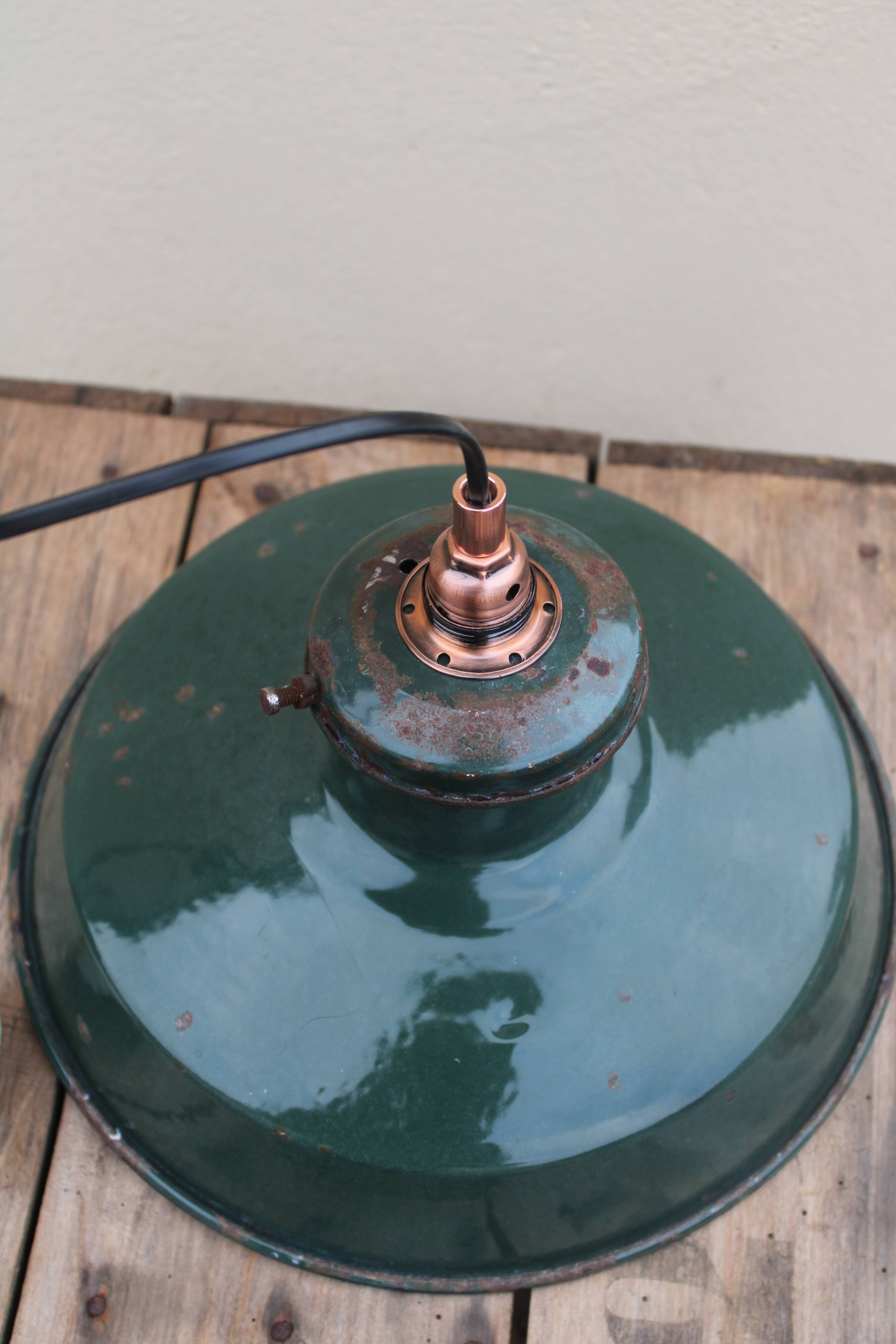 Green industrial enamelled suspension