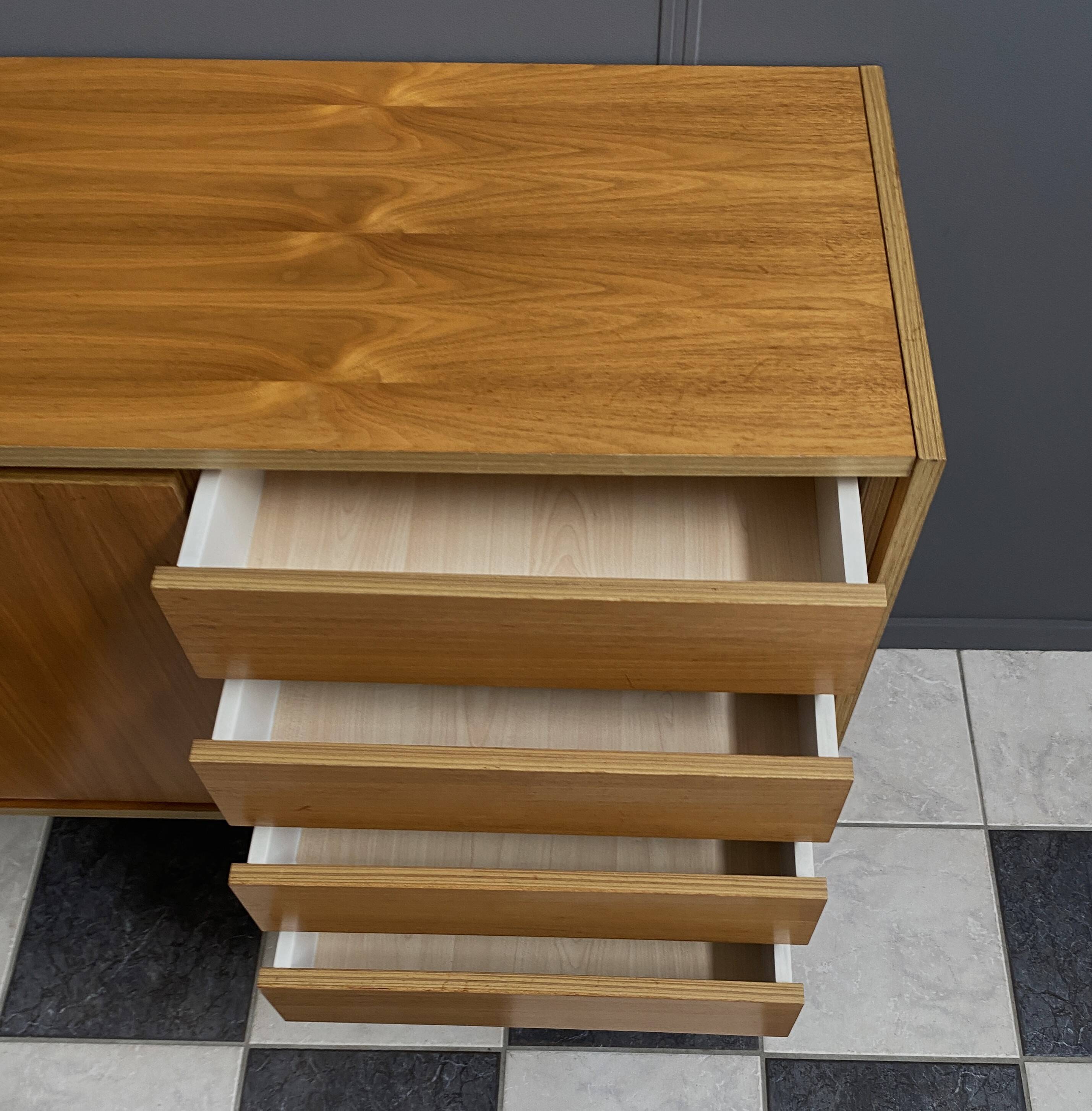 buffet en bois des années 1970